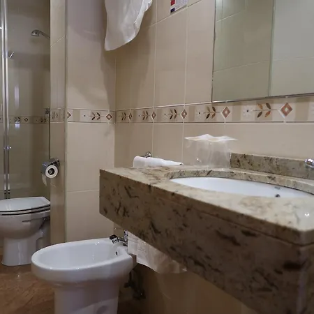 El Cami Hotel *